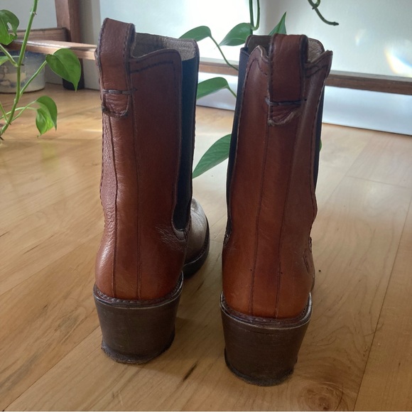Frye | leather chelsea boots size 6 - Picture 2 of 6